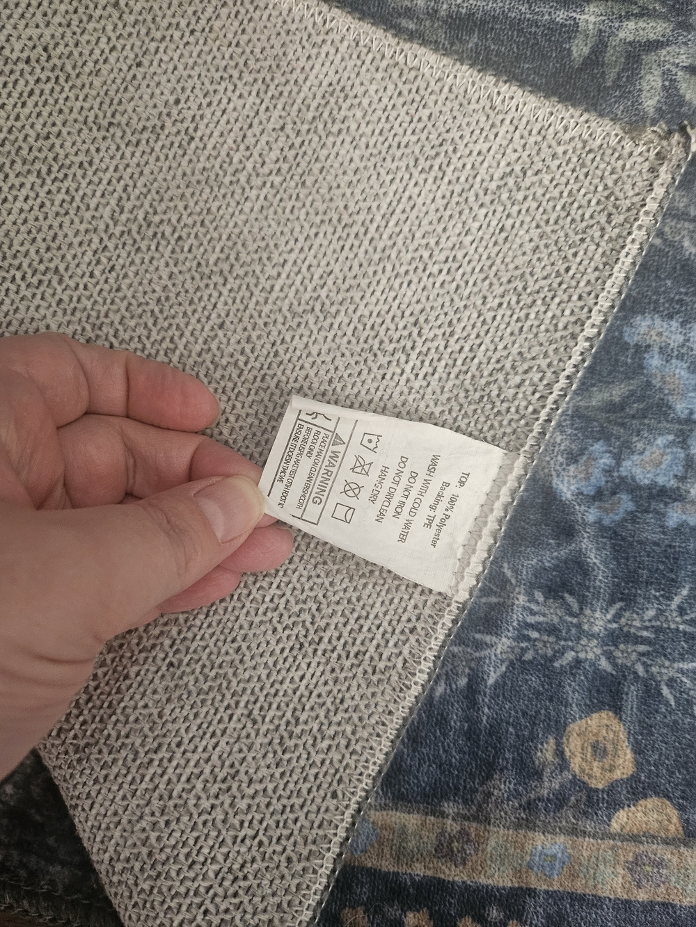 Throw Rug- 2x3 - Picture 3 of 4